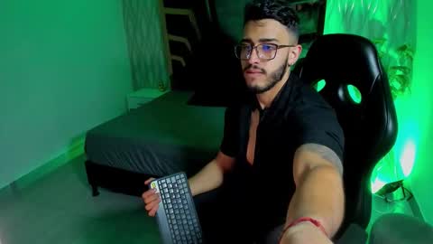 LIAM KLEIN online show from March 6, 11:17 am