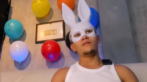 Snapshot of liam_knight chatting on November 19, 2:22 am liam_knight online show from November 19, 2:22 am