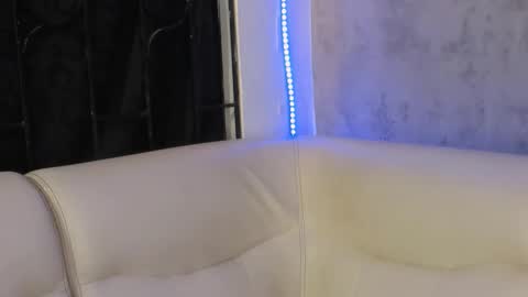 Snapshot of liam_knight chatting on November 28, 2:03 am liam_knight online show from November 28, 2:03 am