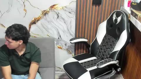 liam_masters online show from December 18, 7:42 pm