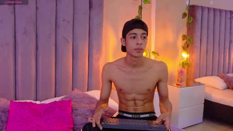 Snapshot of liam_mercurio chatting on May 29, 8:07 pm Liam Mercury online show from May 29, 8:07 pm
