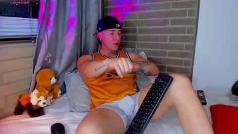 liam online show from February 25, 4:00 am