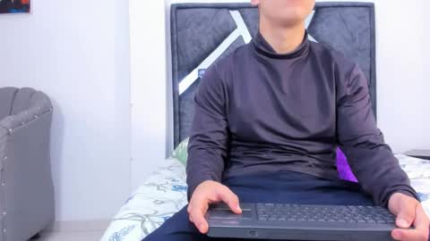 Call me Lian online show from February 14, 12:13 pm