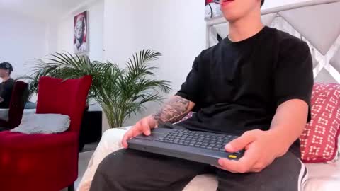 Call me Lian online show from February 26, 12:04 pm