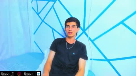 liam_scott7 online show from September 26, 3:49 pm