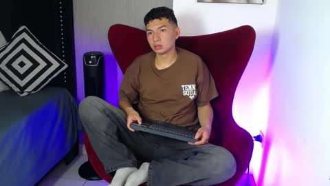 Liam  online show from February 13, 1:07 pm