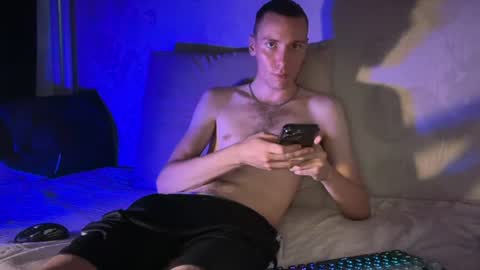 Snapshot of liam_shadow chatting on July 6, 12:24 pm Liam Shadow online show from July 6, 12:24 pm