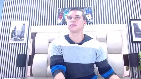 liam_york online show from November 16, 1:49 pm