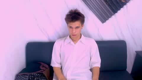 liam_york online show from April 2, 6:55 am