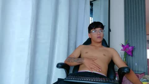 Snapshot of liamandjordan chatting on November 4, 10:31 pm LiamANDjordan online show from November 4, 10:31 pm