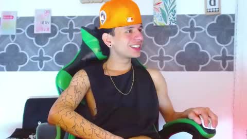 liamblaze online show from December 1, 10:15 pm