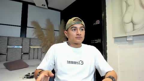 Snapshot of liamdeep_ chatting on June 25, 7:40 pm LiamDeep online show from June 25, 7:40 pm
