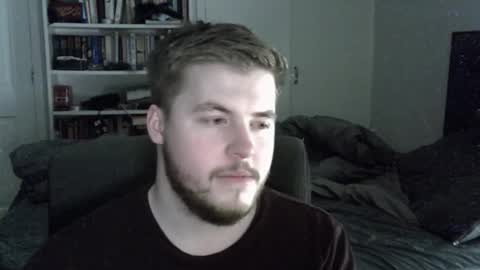 Snapshot of liamfoxx chatting on February 1, 2:32 am Liam Fox online show from February 1, 2:32 am