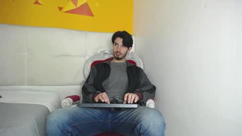 LiamLuxe online show from January 18, 12:15 pm