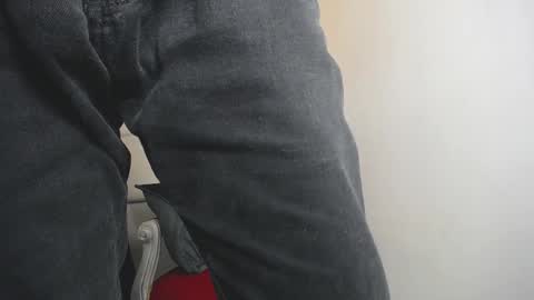 LiamLuxe online show from March 4, 3:48 pm