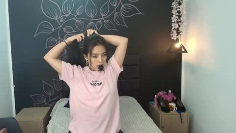 Snapshot of liamonroee_ chatting on December 18, 12:00 pm L I A M O N R O E online show from December 18, 12:00 pm