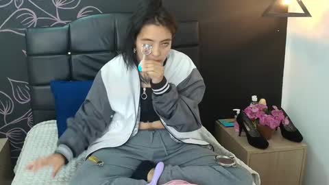 Snapshot of liamonroee_ chatting on December 19, 12:12 pm L I A M O N R O E online show from December 19, 12:12 pm