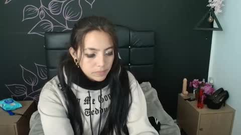 Snapshot of liamonroee_ chatting on January 8, 12:07 pm L I A M O N R O E online show from January 8, 12:07 pm