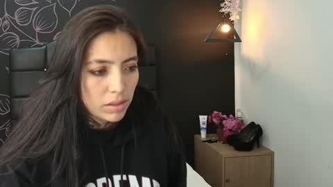 Snapshot of liamonroee_ chatting on January 9, 11:57 am L I A M O N R O E online show from January 9, 11:57 am