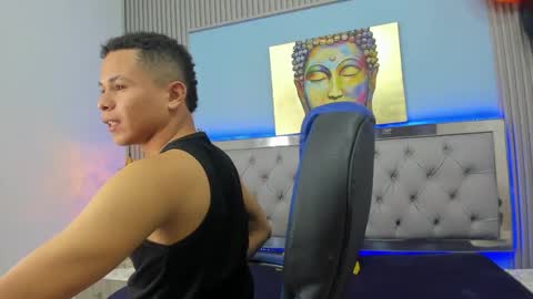 Snapshot of liams18_ chatting on November 6, 2:34 am LIAM online show from November 6, 2:34 am