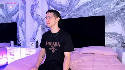 Snapshot of liamvegaa_ chatting on March 3, 7:09 pm Liam online show from March 3, 7:09 pm