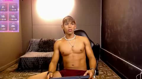 liamvibes212 online show from December 4, 4:55 am