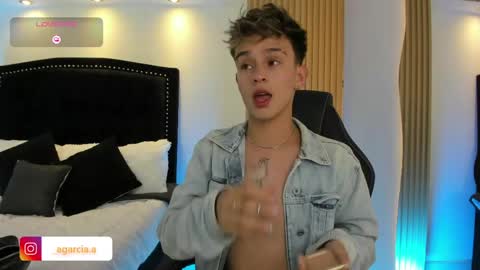 liam online show from May 12, 9:34 pm