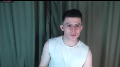 lian_eathan online show from October 25, 6:43 am