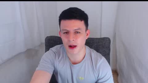 lian_eathan online show from February 2, 8:40 pm