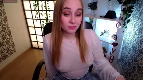 Liana online show from December 17, 3:17 am