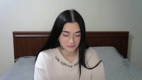 Snapshot of liana_diva chatting on December 8, 3:35 pm liana_diva online show from December 8, 3:35 pm