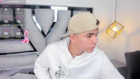 lianfox_ online show from November 1, 3:58 pm