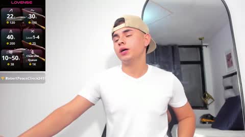 lianfox_ online show from June 26, 1:59 pm