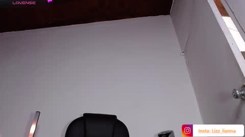 Snapshot of lianna_hot chatting on January 30, 12:18 am --- buy my content naughty in my bio- online show from January 30, 12:18 am