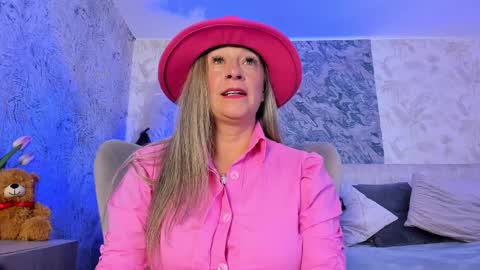 Lian online show from March 30, 7:37 pm