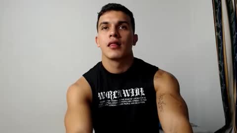 Snapshot of lianstonne chatting on February 17, 4:20 am Liamstonne online show from February 17, 4:20 am