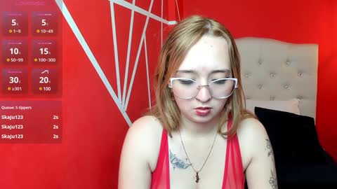 Lia Roberts online show from December 15, 3:09 pm