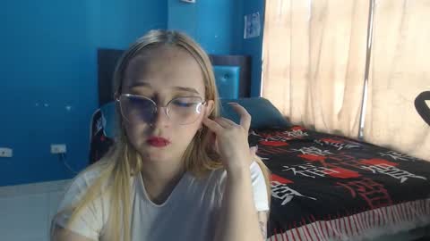 Lia Roberts online show from October 6, 12:02 pm