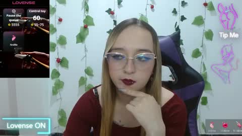 Lia Roberts online show from April 8, 3:28 am