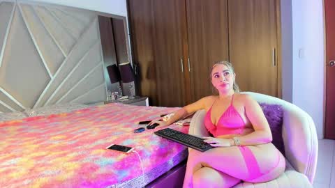 lia online show from September 23, 11:02 am