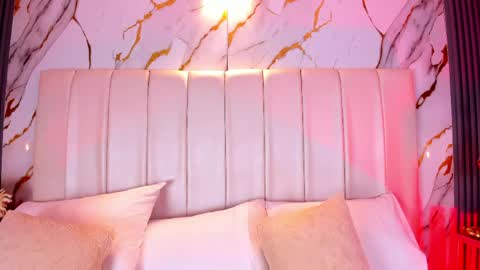  LIA TINK  online show from March 28, 11:32 am