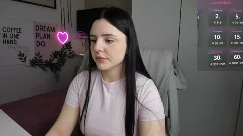 Lia online show from November 18, 7:35 am