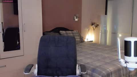 Libby online show from November 21, 9:08 am