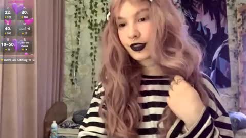 Lola online show from September 21, 7:04 pm