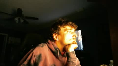 Snapshot of lickinchocolate chatting on September 28, 6:52 am cutiepie101 online show from September 28, 6:52 am