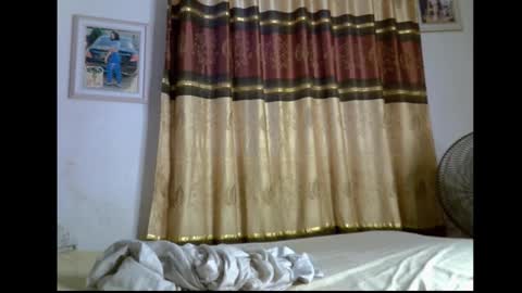 Snapshot of lickmefuckmex chatting on February 10, 10:52 am lickmefuckmex online show from February 10, 10:52 am