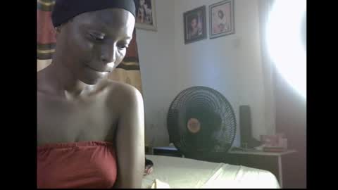 Snapshot of lickmefuckmex chatting on February 25, 3:10 pm lickmefuckmex online show from February 25, 3:10 pm