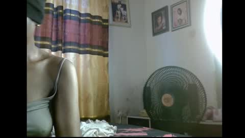 Snapshot of lickmefuckmex chatting on March 3, 10:21 am lickmefuckmex online show from March 3, 10:21 am