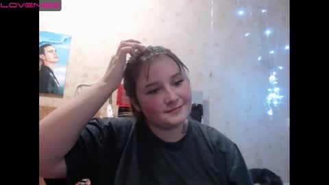 light_lunaa online show from December 18, 3:33 pm