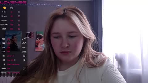 Snapshot of light_lunaa chatting on November 9, 7:50 am light_lunaa online show from November 9, 7:50 am